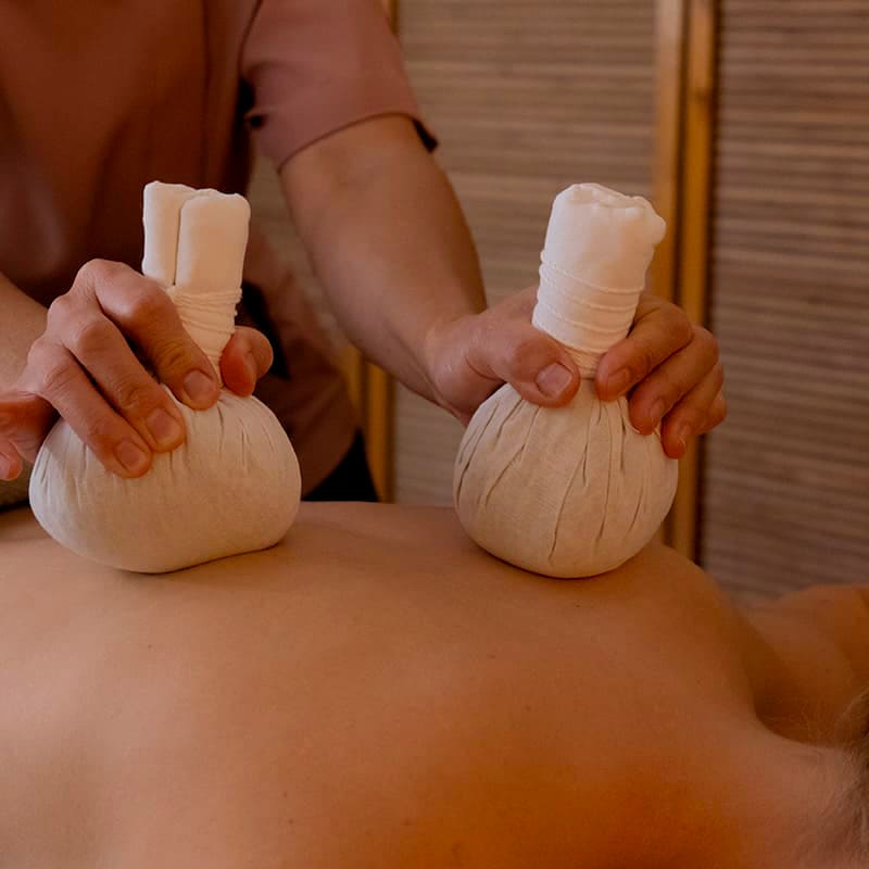Kräuterstempel-Massage Gutschein