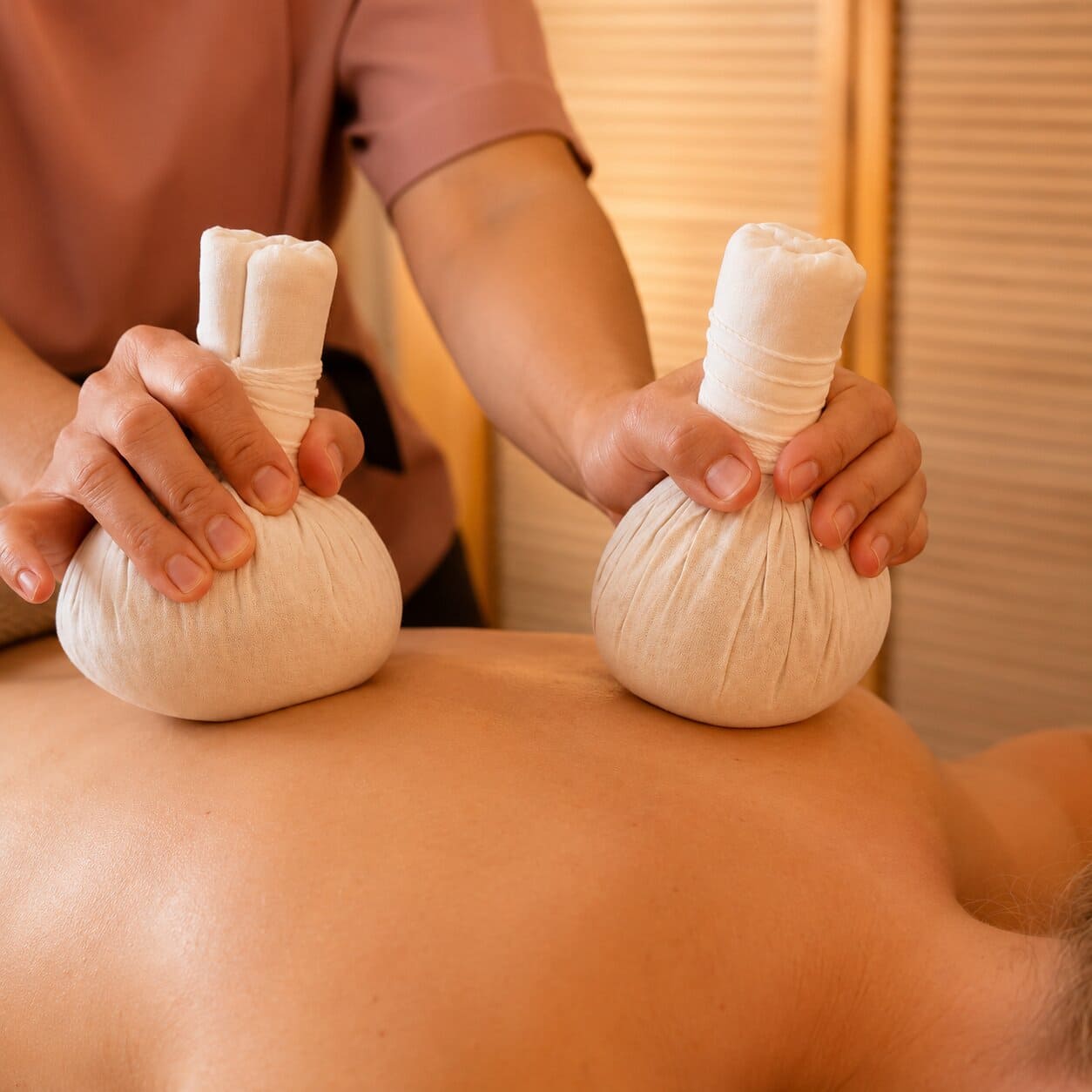 Kräuterstempel-Massage Gutschein